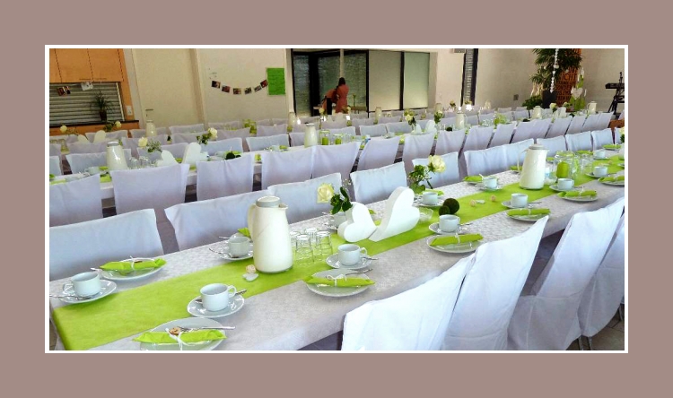 Hochzeit in grün-weiß - Stuhlhussen Variate Nr1